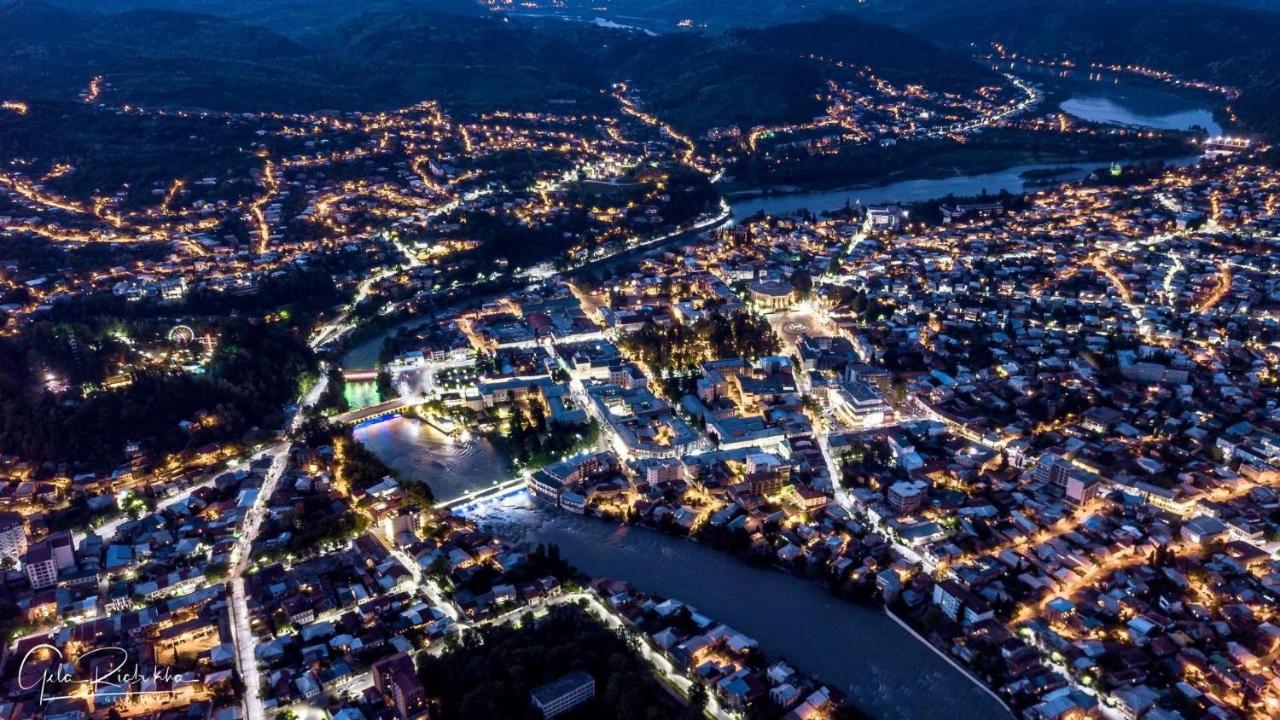 Chika Appartement Koetaisi Buitenkant foto