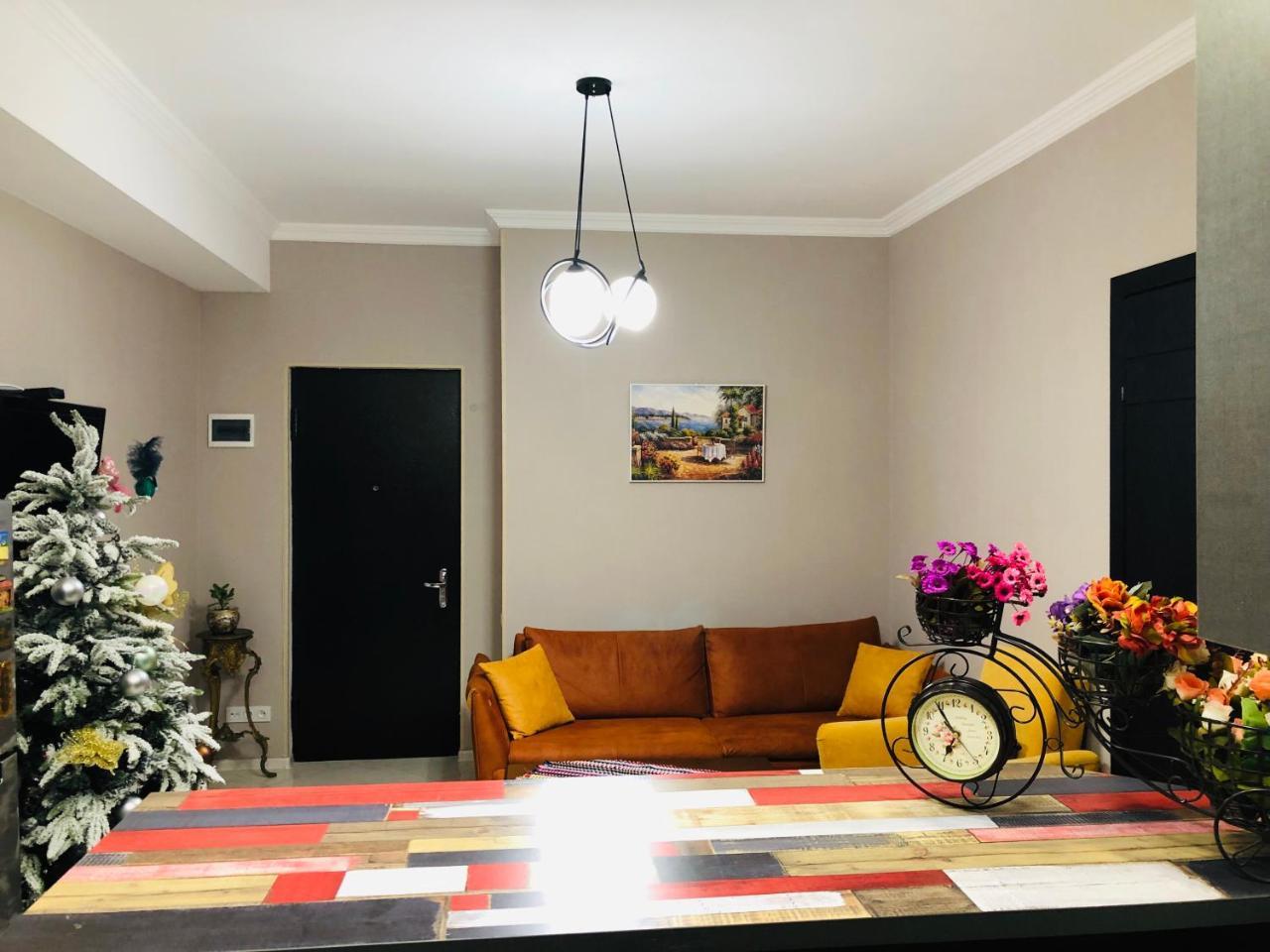 Chika Appartement Koetaisi Buitenkant foto
